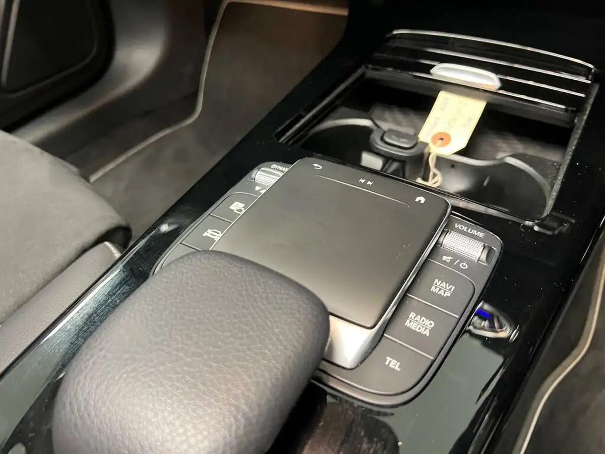 2021-mercedes-benz-a-class-13-a200-exclusive-edition-7g-dct-big-13