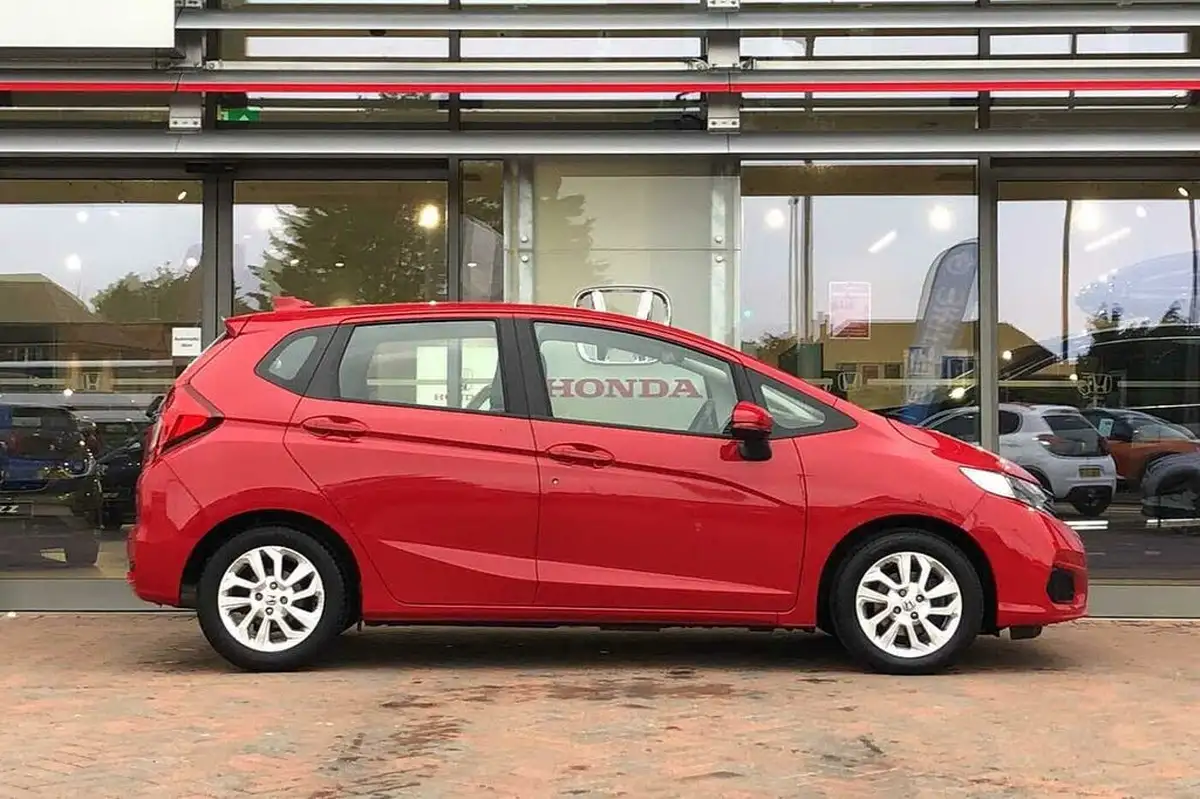 2019-honda-jazz-13-i-vtec-se-cvt-big-4