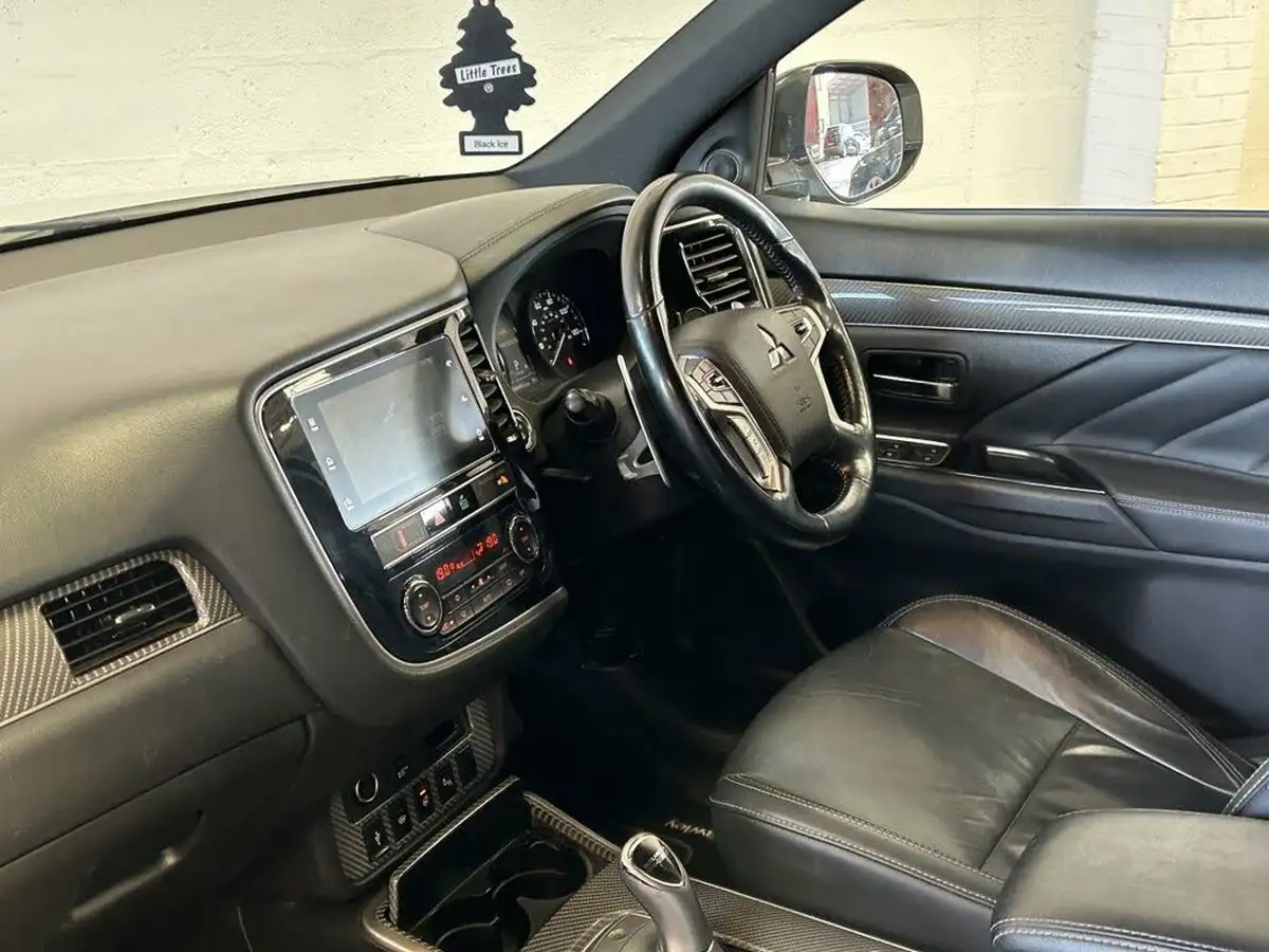 2019-mitsubishi-outlander-24-4h-phev-big-52