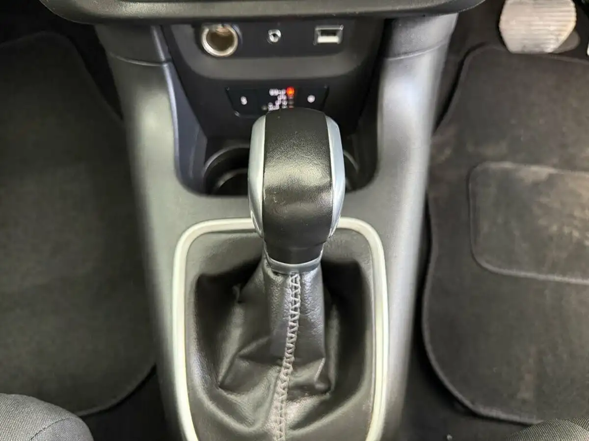 2018-citroen-c3-12-puretech-flair-110ps-ss-eat6-big-42
