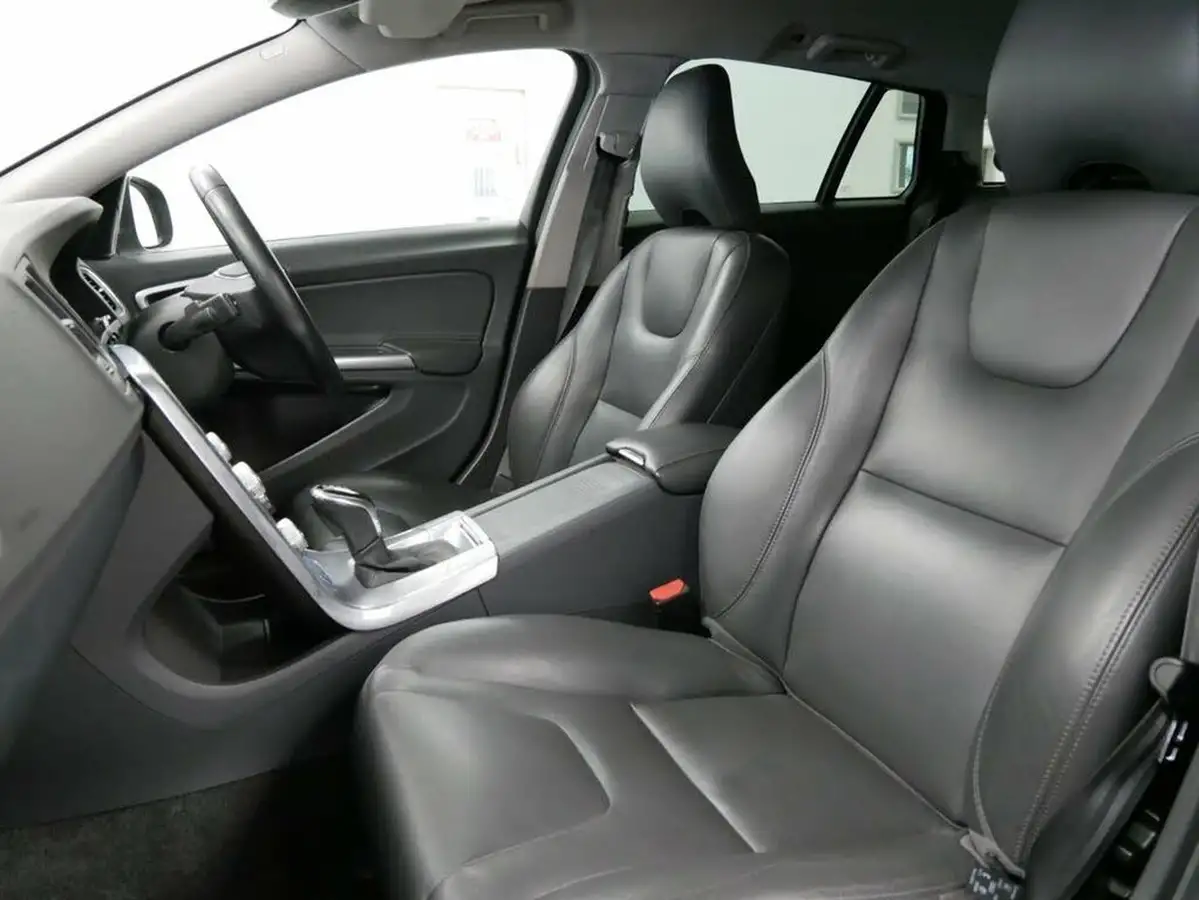 2016-volvo-v60-24td-d5-se-big-3