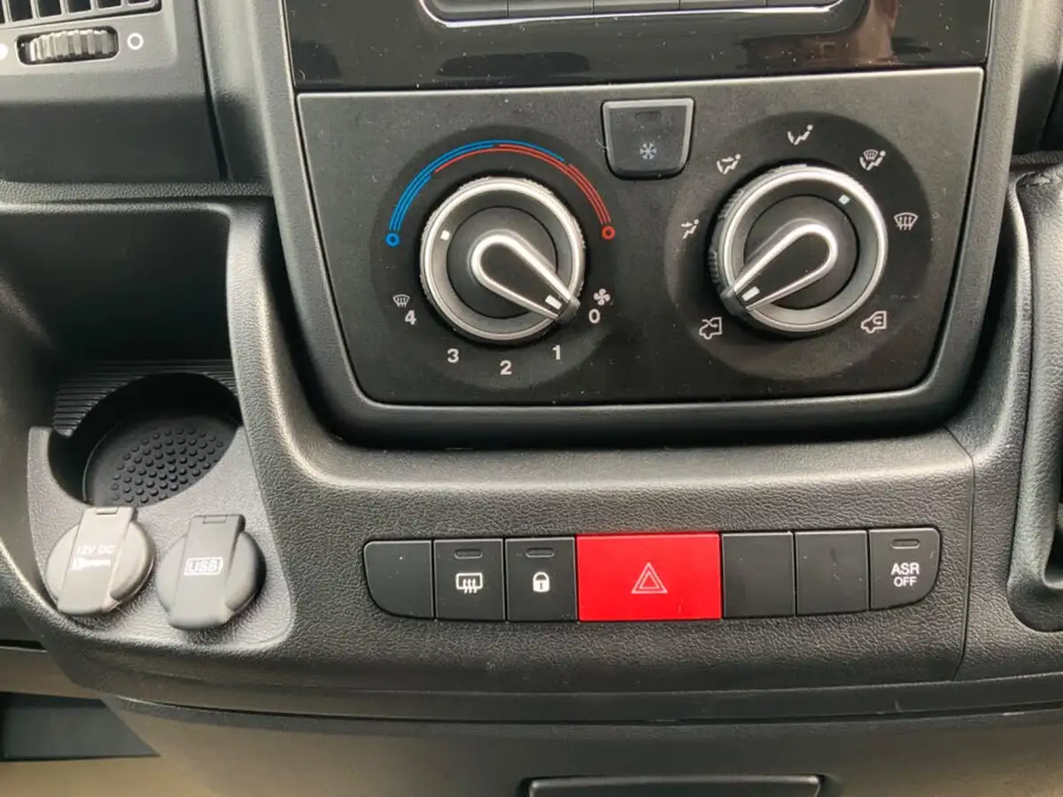 2022-peugeot-boxer-22-bluehdi-professional-335-l3-h2-panel-big-19