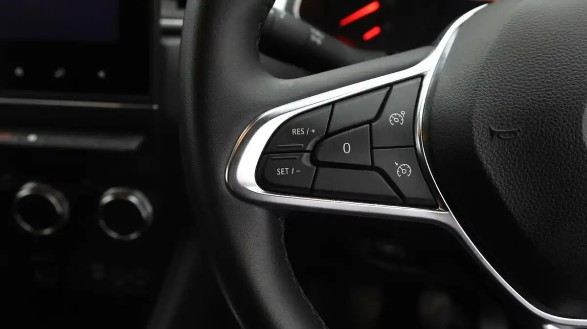 2021-renault-captur-10-tce-iconic-90ps-big-20