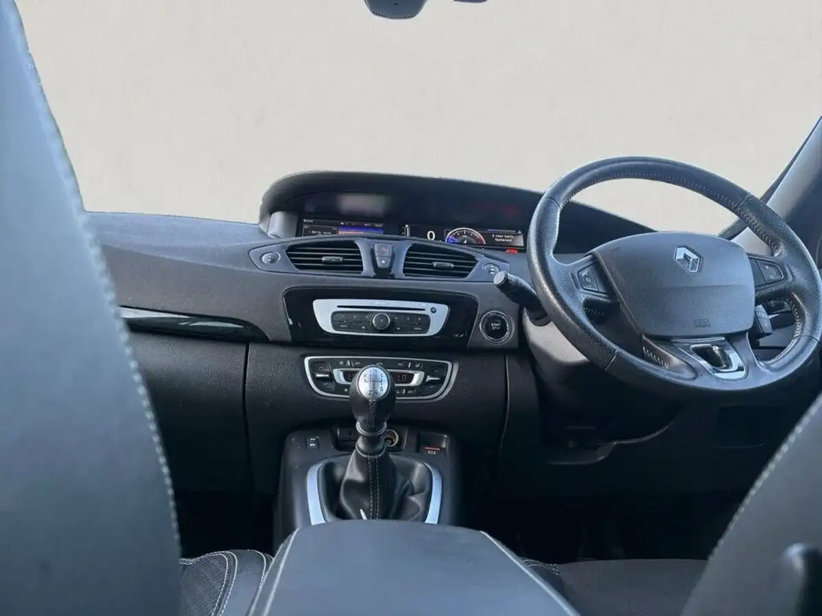 2016-renault-grand-scenic-15dci-dynamique-nav-energy-ss-bose-pack-big-11