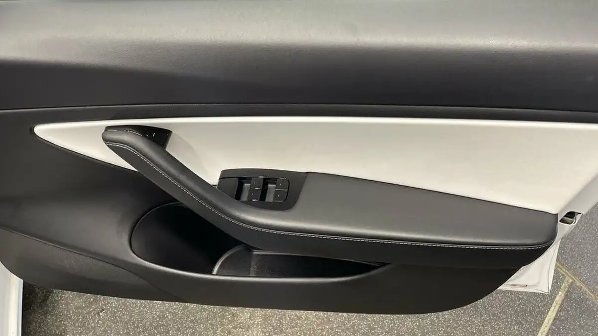 2020-tesla-model-3-e-long-range-big-26