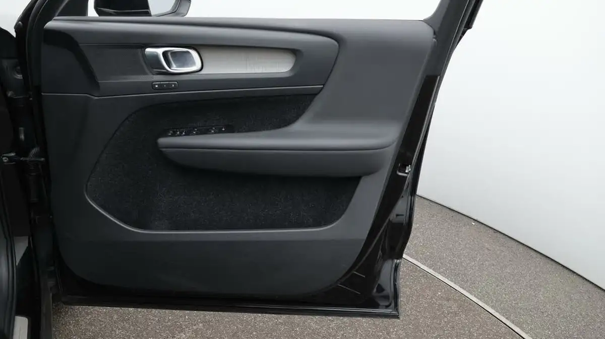 2020-volvo-xc40-20-b4-inscription-pro-big-15