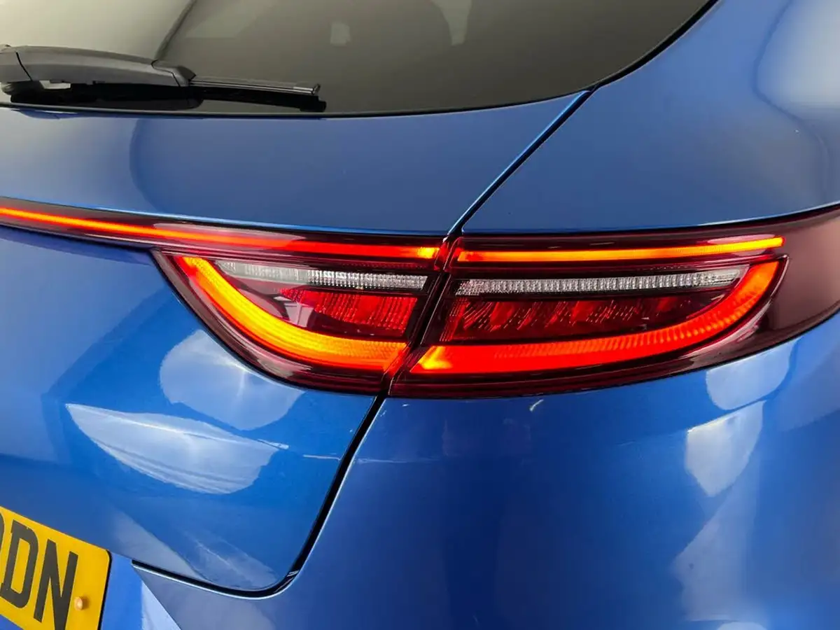 2022-kia-pro-ceed-15-t-gdi-gt-line-big-7