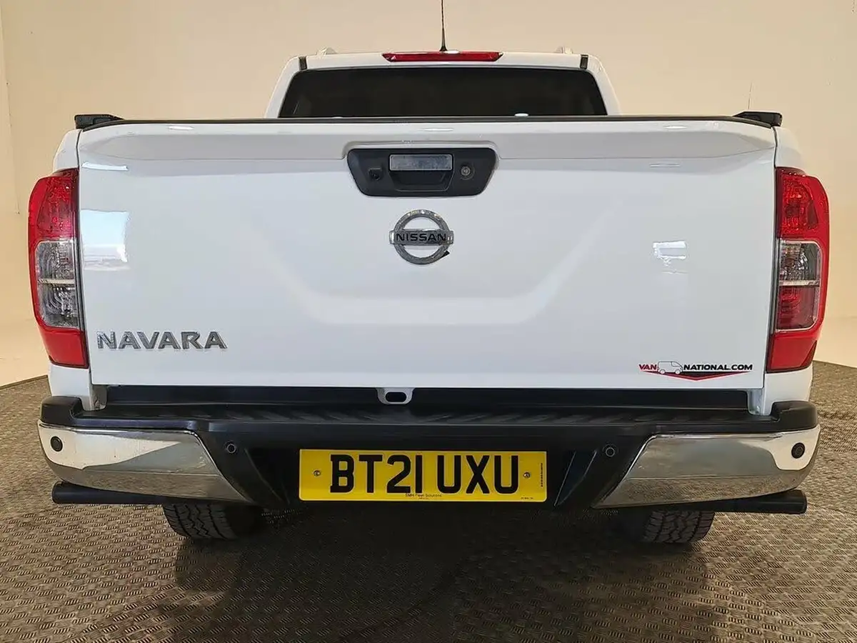 2021-nissan-navara-23dci-tt-tekna-8-navileather-auto-big-22