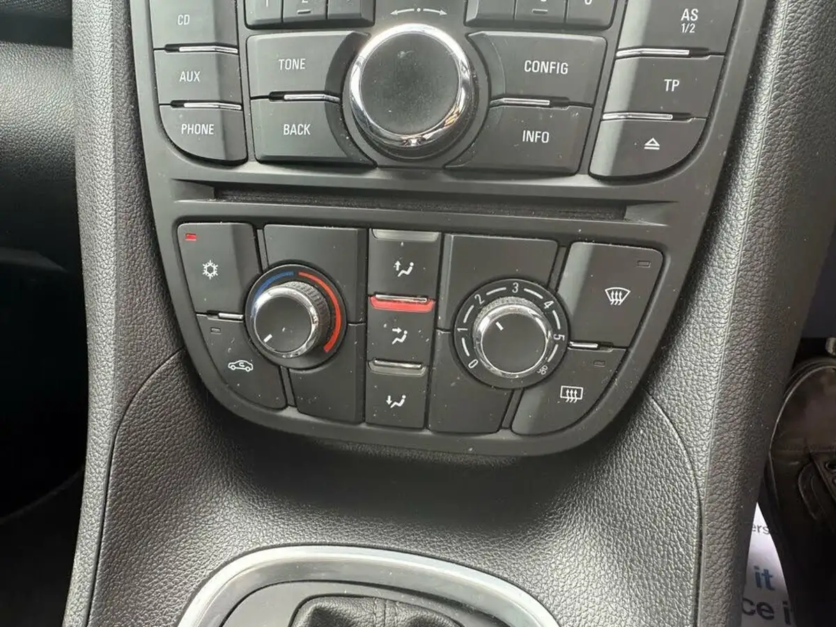 2017-vauxhall-meriva-14i-16v-turbo-club-120ps-auto-big-31