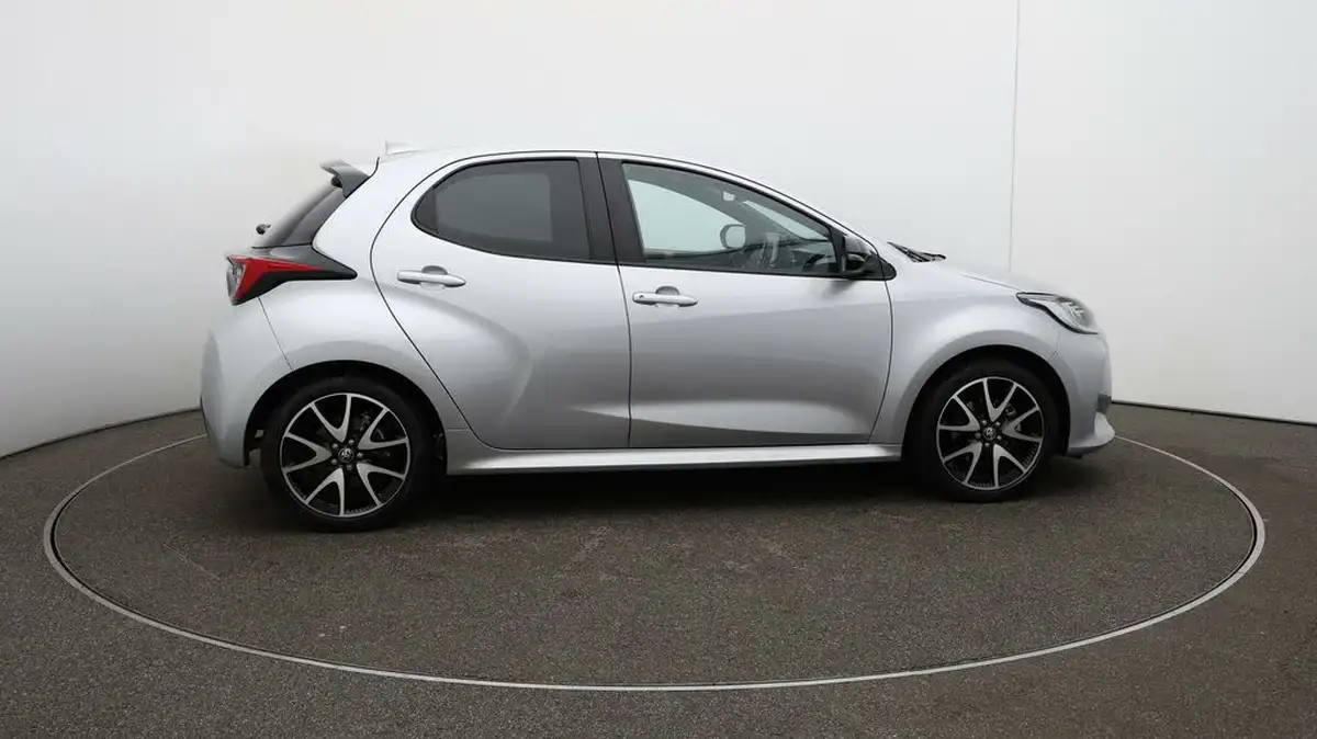 2022-toyota-yaris-15-vvt-i-dynamic-big-43
