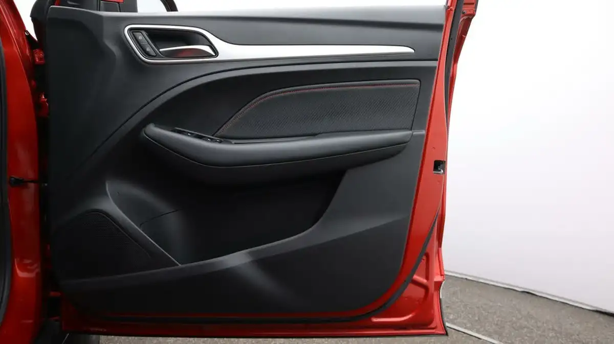 2021-mg-zs-suv-15-vti-tech-exclusive-big-15
