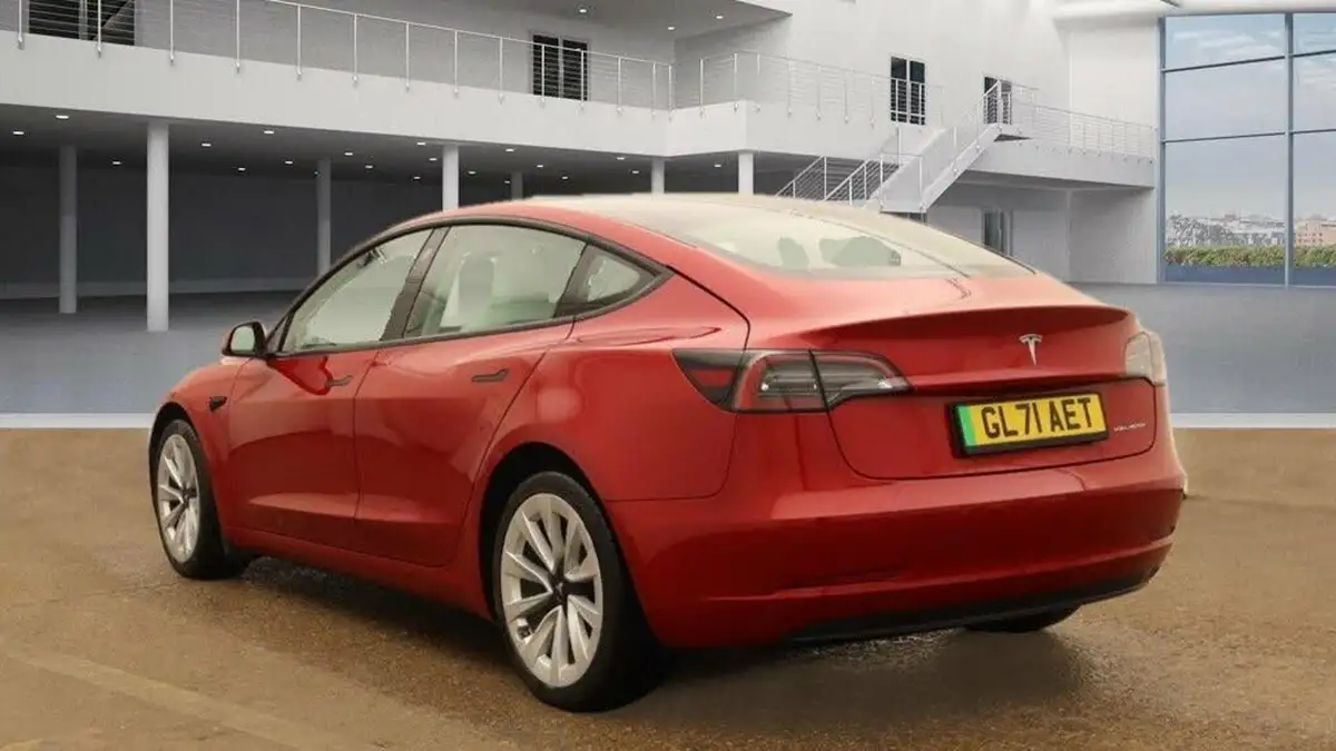 2021-tesla-model-3-e-long-range-awd-big-5
