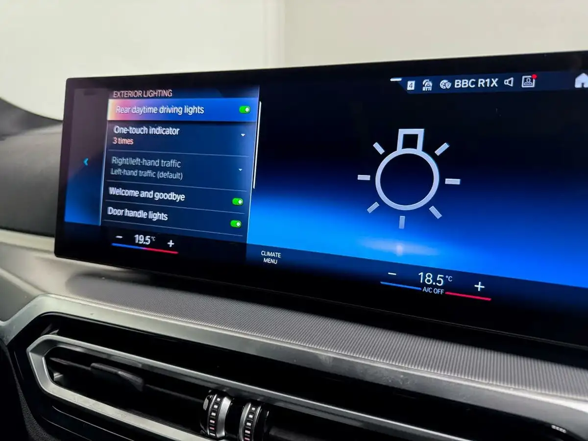 2022-bmw-i4-e-m50-big-48