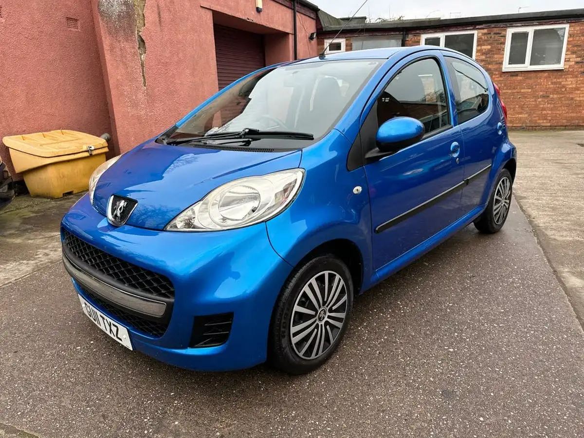 2011-peugeot-107-10-urban-5d-2-tronic-big-7