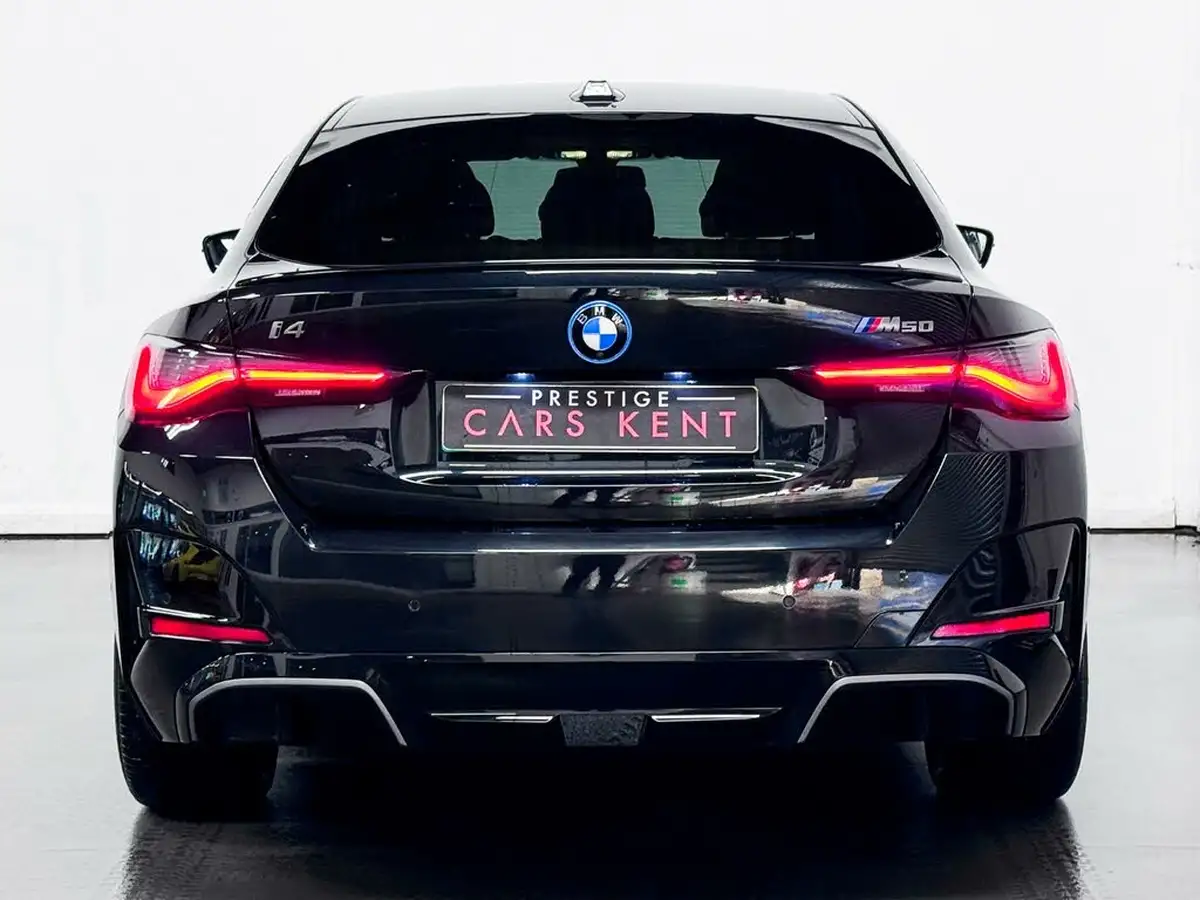 2022-bmw-i4-e-m50-big-5