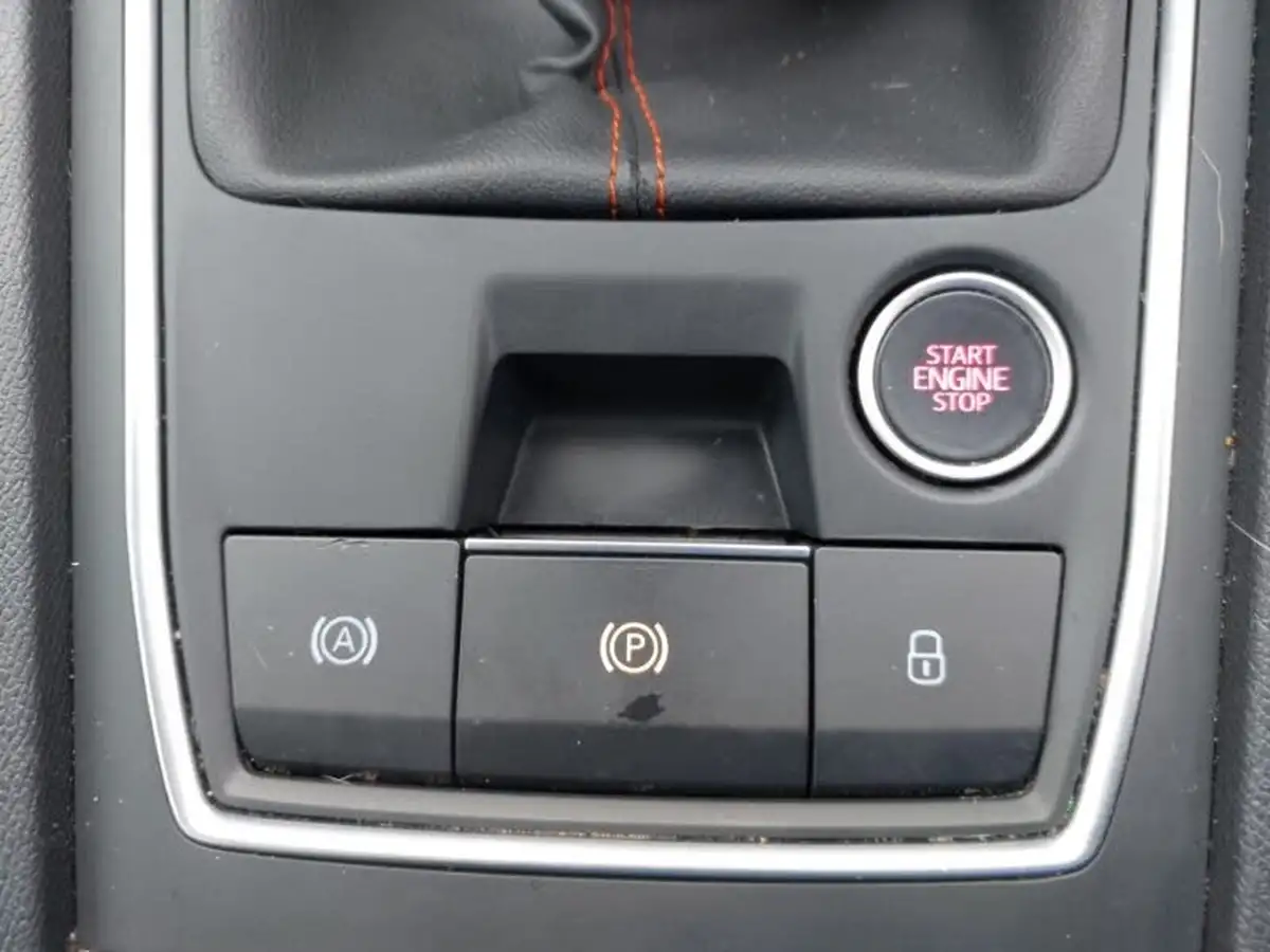 2021-seat-leon-15-tsi-evo-fr-sport-150ps-estate-big-14