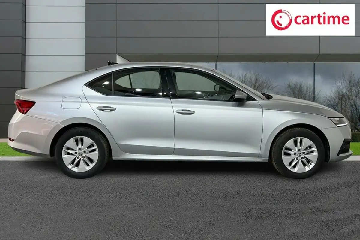 2023-skoda-octavia-10-tsi-se-technology-110ps-hatchback-big-1