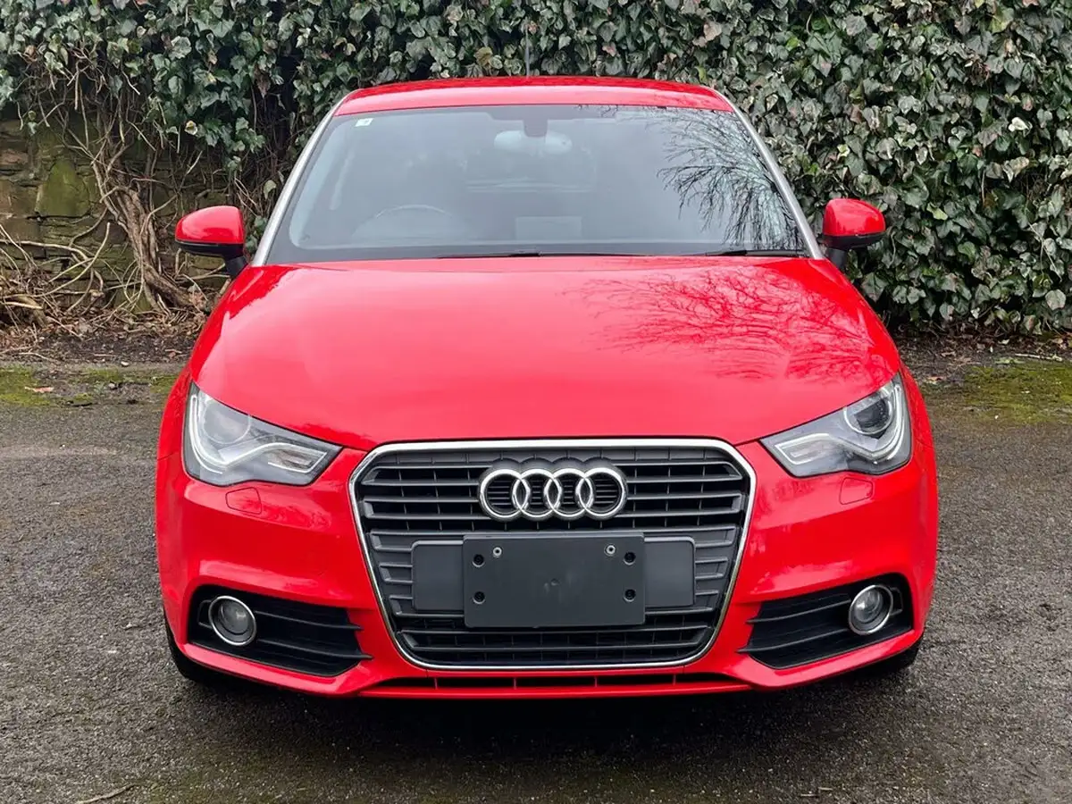 2013-audi-a1-big-47