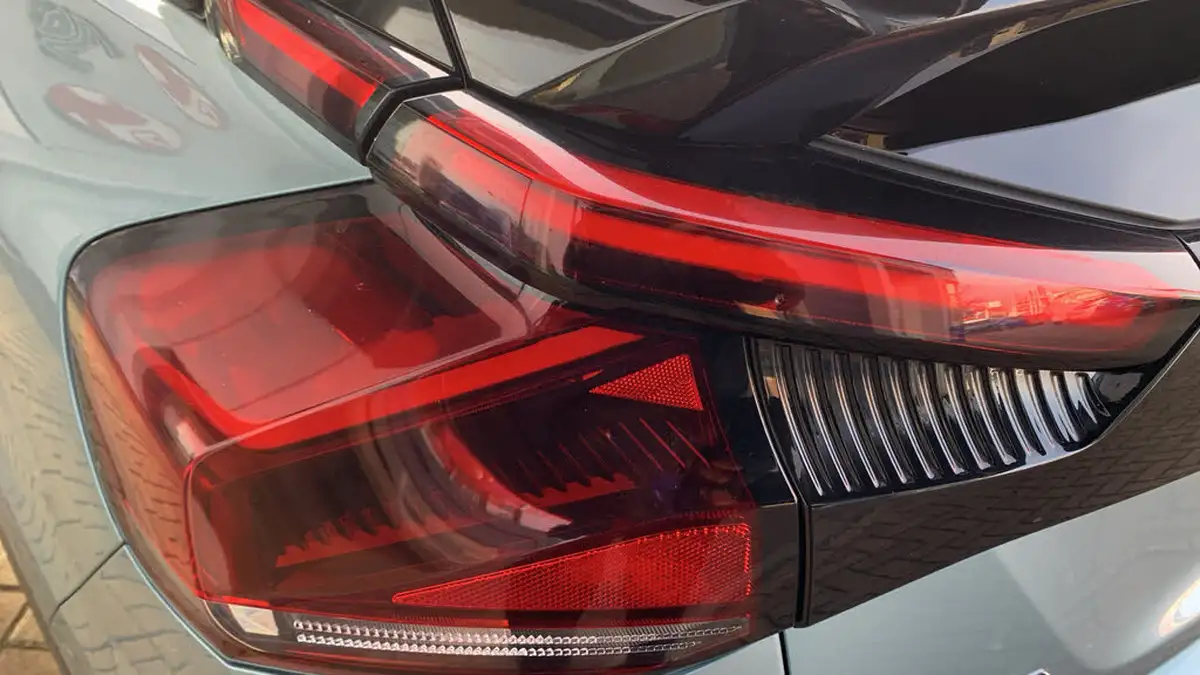 2022-citroen-c4-e-c-series-edition-big-53