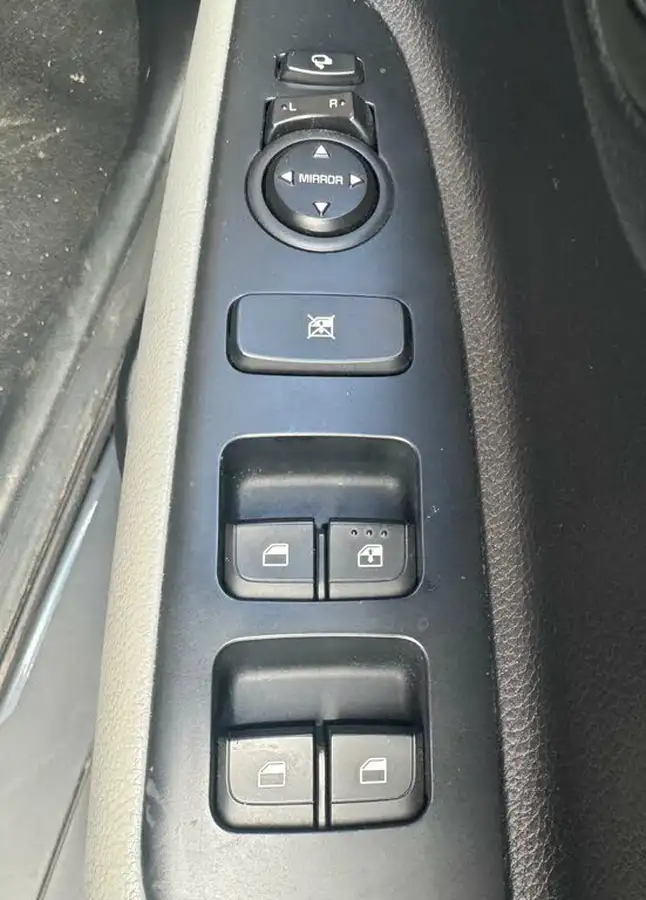 2018-kia-stonic-10-t-gdi-3-big-25