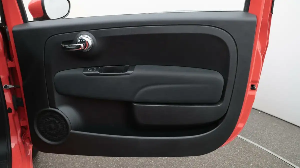 2020-fiat-500-12-lounge-big-15