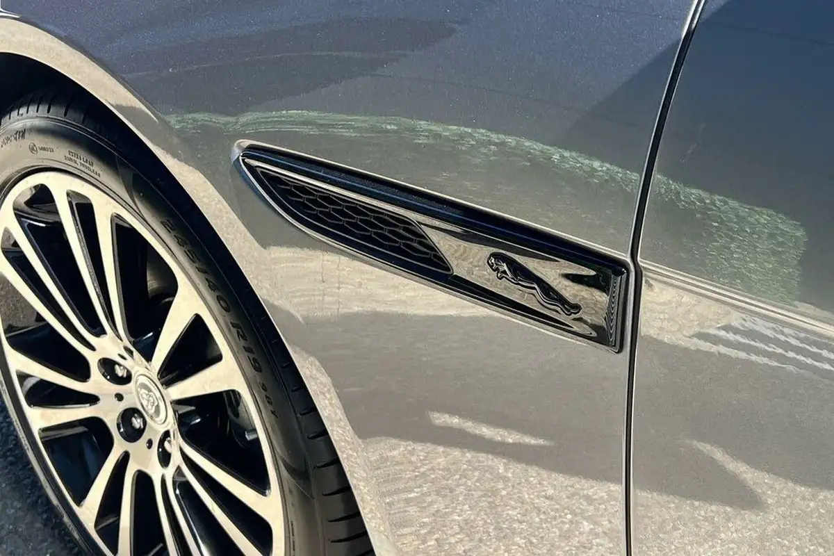 2024-jaguar-xf-20-d200-r-dynamic-se-black-saloon-4d-big-24