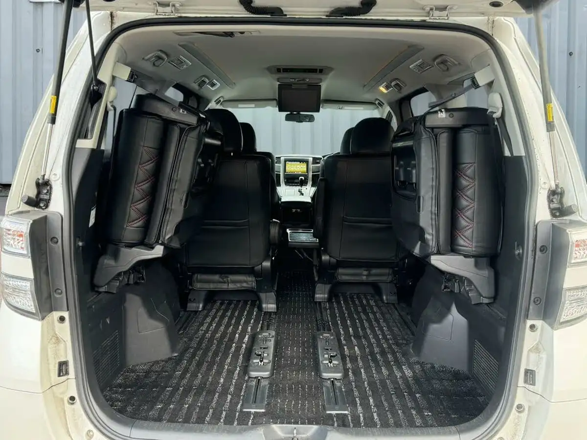 2014-toyota-vellfire-25-hybrid-e-four-big-14