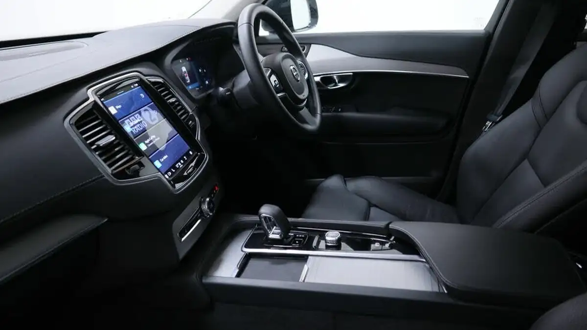 2024-volvo-xc90-20-b5-plus-big-5