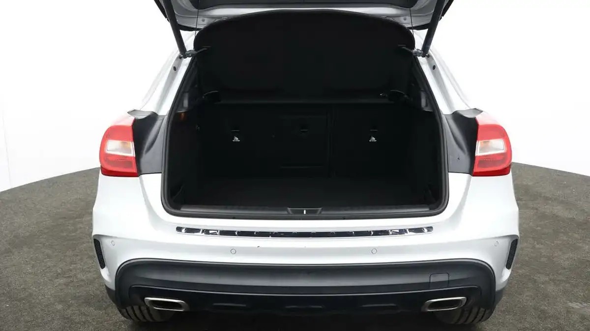 2018-mercedes-benz-gla-class-21d-gla-220d-amg-line-177ps-executivess-big-16