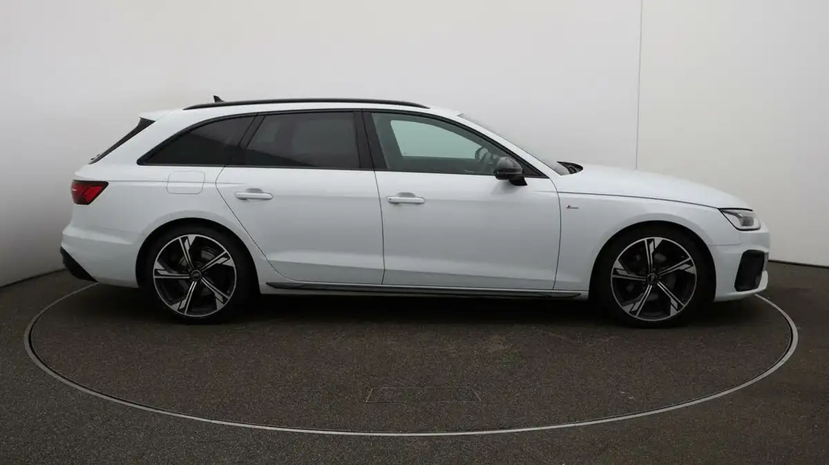 2022-audi-a4-avant-20-35-tfsi-black-edition-s-tronic-big-42