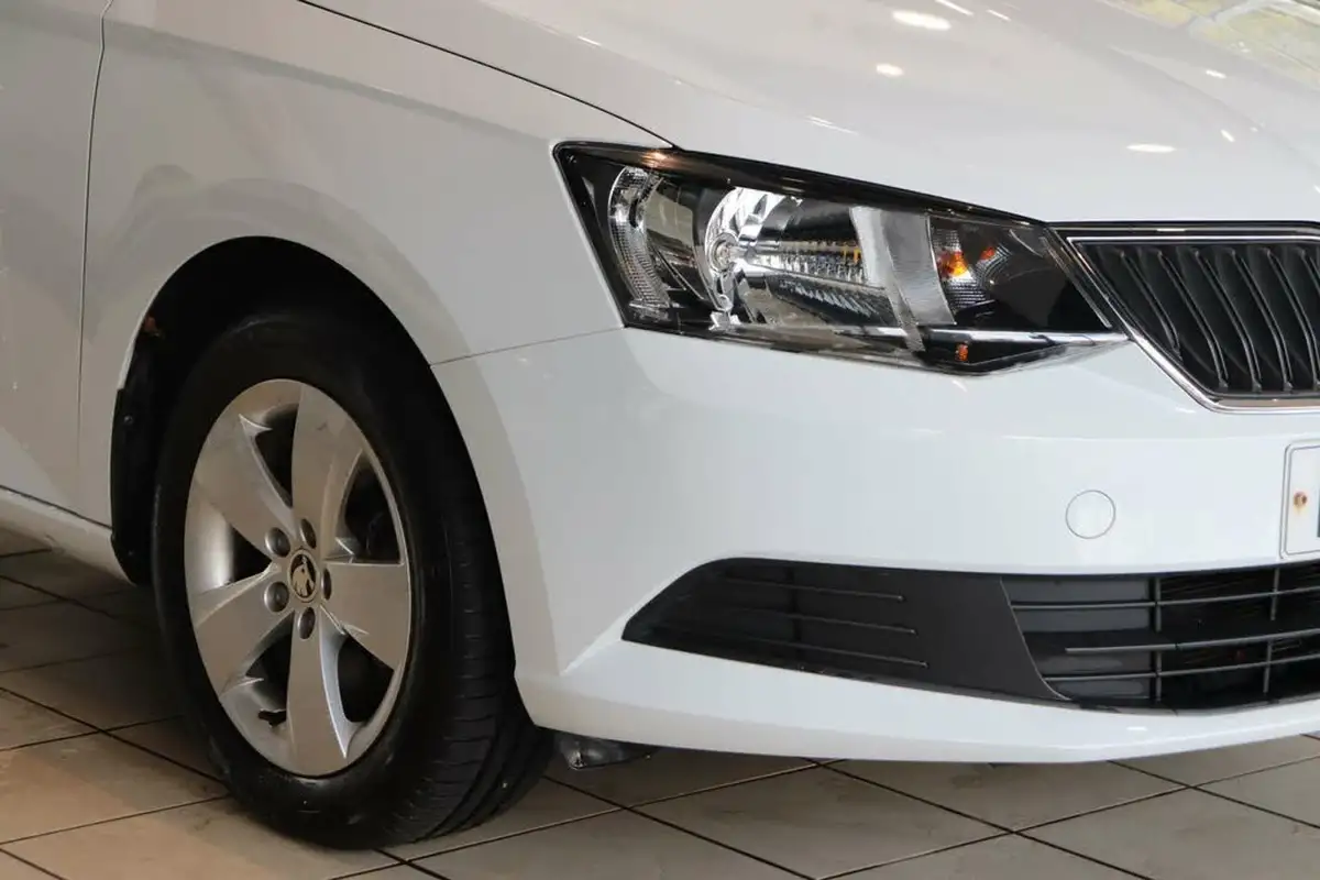2017-skoda-fabia-10-tsi-se-109ps-hatchback-dsg-big-52