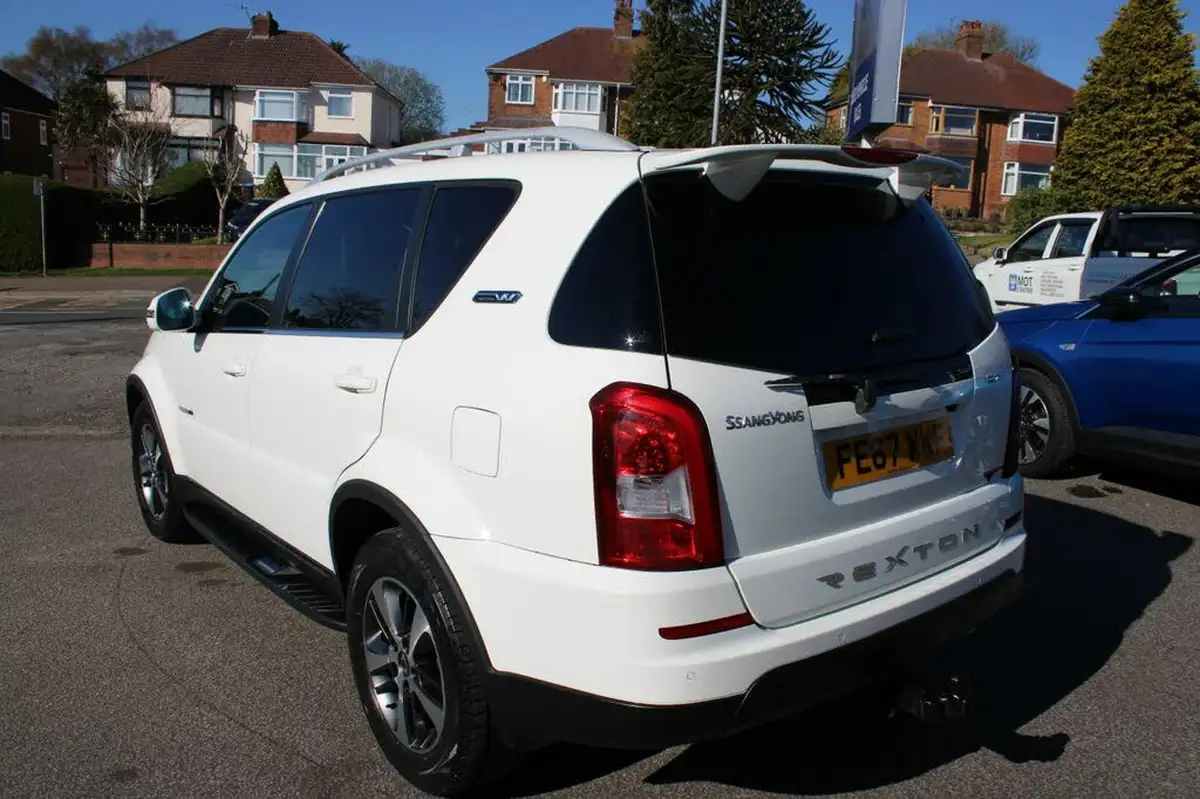 2017-kgm-ssangyong-rexton-w-22td-elx-big-6