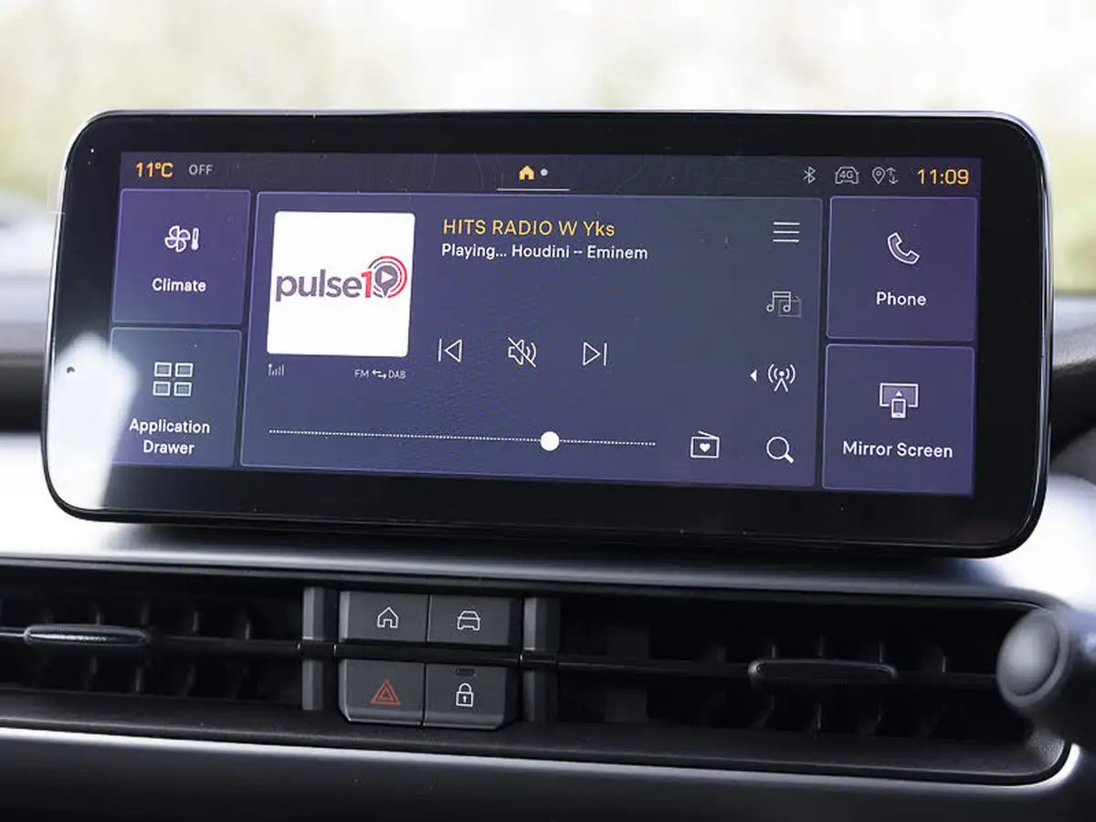 2025-jeep-avenger-12-gse-altitude-e-hybrid-48v-auto-big-11