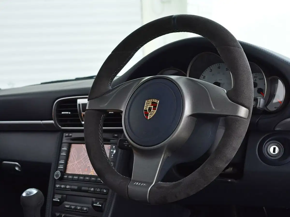 2010-porsche-911-38-carrera-4-s-coupe-big-20
