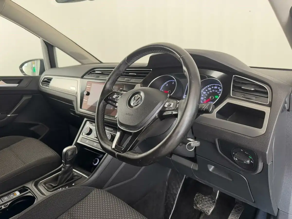 2019-volkswagen-touran-16tdi-se-dsg-big-22