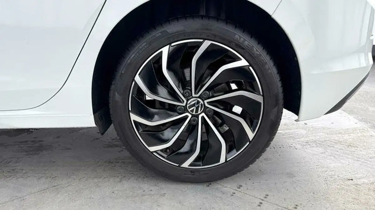 2023-volkswagen-golf-15-tsi-style-edition-150ps-big-30