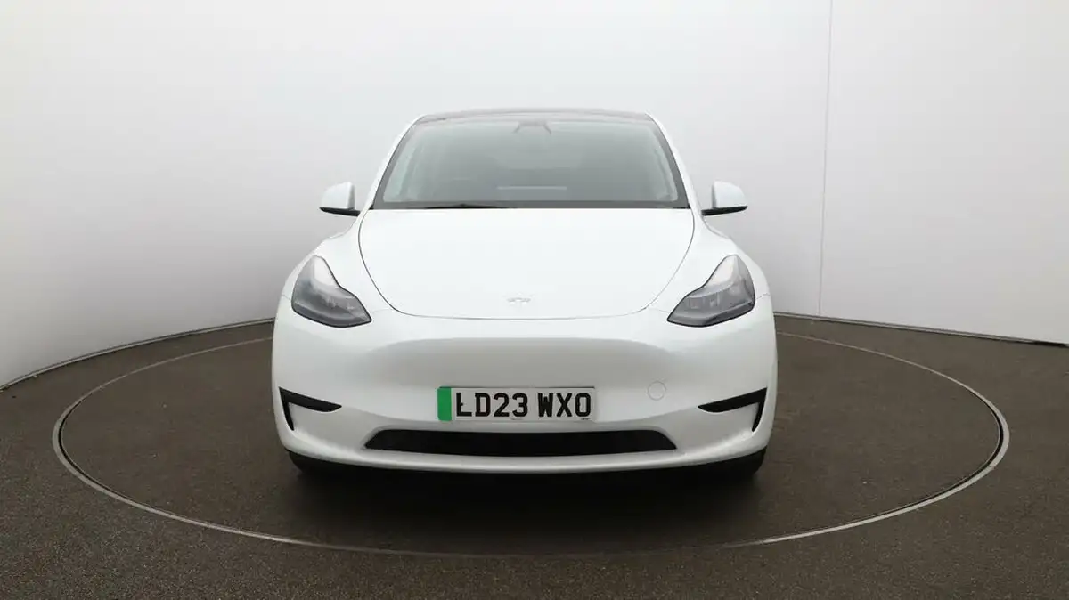 2023-tesla-model-y-e-rwd-big-31