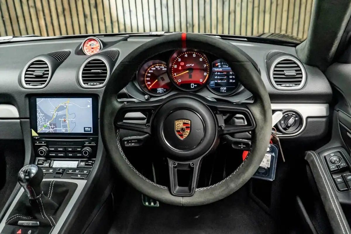 2023-porsche-cayman-718-40-cayman-gt4-big-25