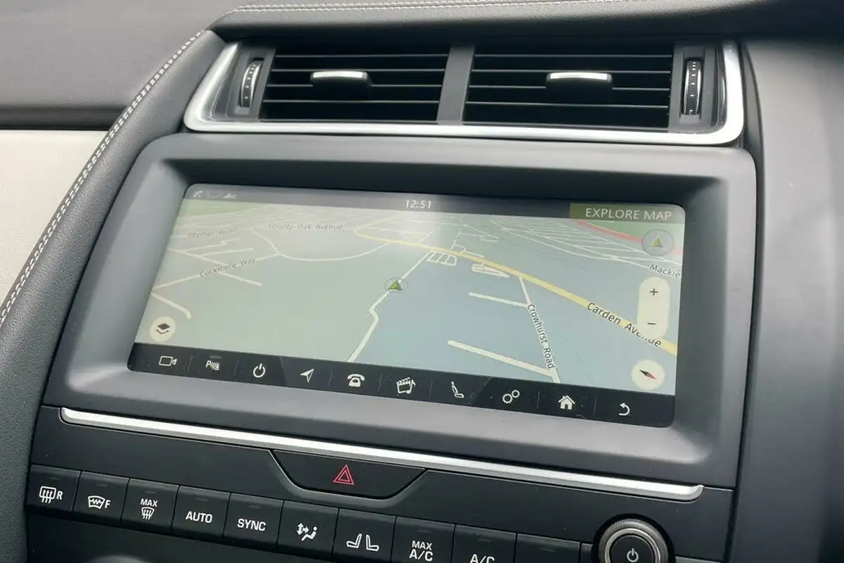 2019-jaguar-e-pace-20-i4-r-dynamic-s-200ps-big-4
