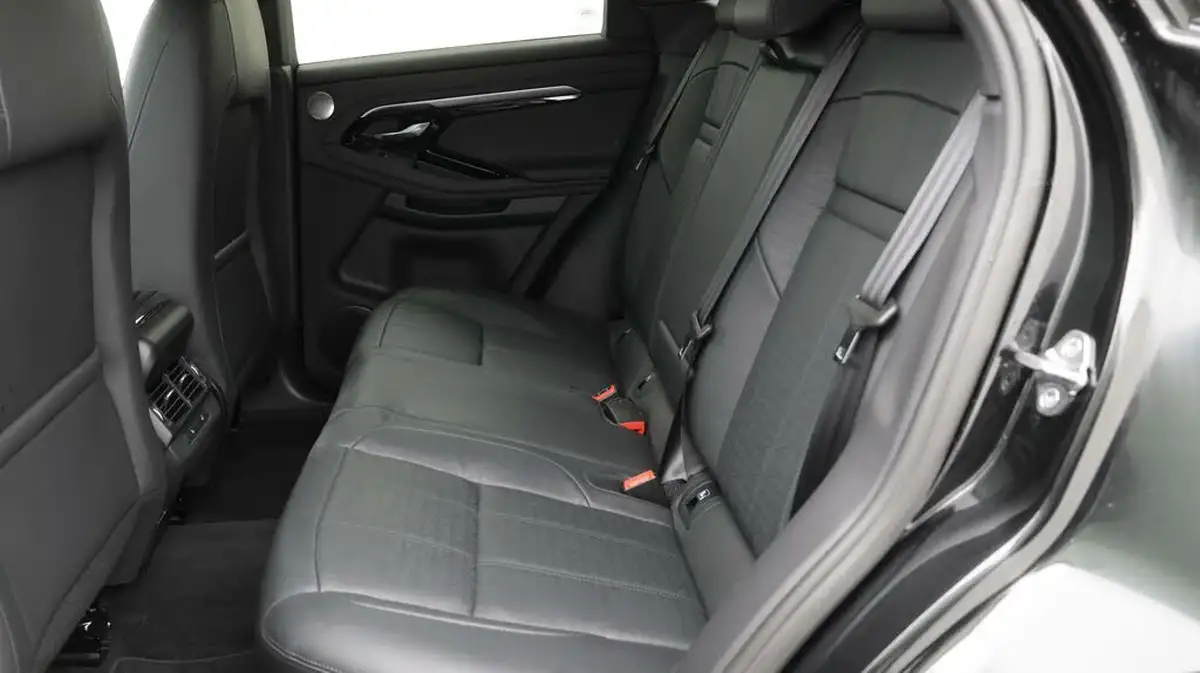 2022-land-rover-range-rover-evoque-20-d200-r-dynamic-hse-big-16