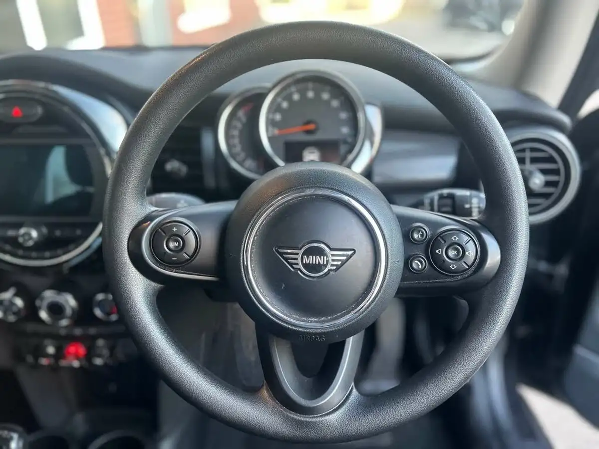2019-mini-cooper-15-cooper-classic-hatchback-3d-auto-big-14
