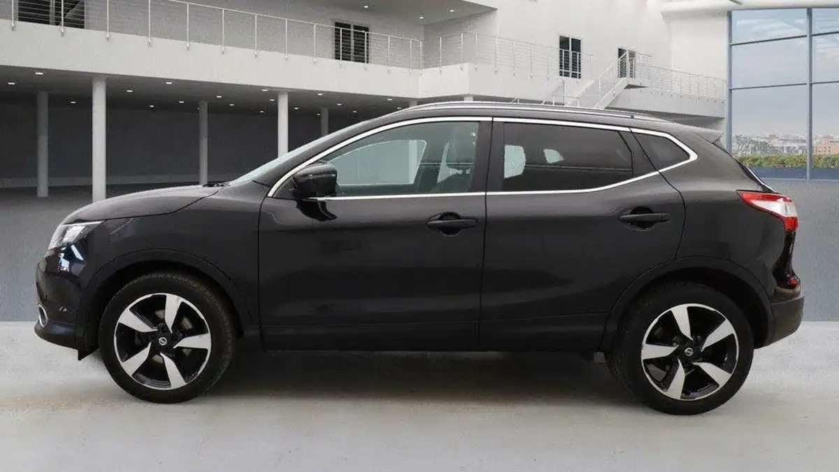 2017-nissan-qashqai-15dci-n-vision-18in-big-6