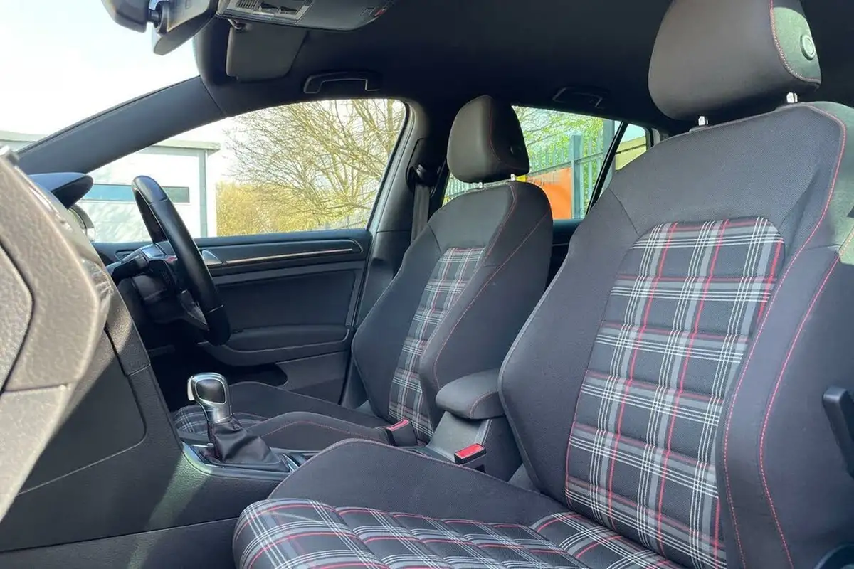2019-volkswagen-golf-20-tsi-gti-performance-ss-5d-big-27