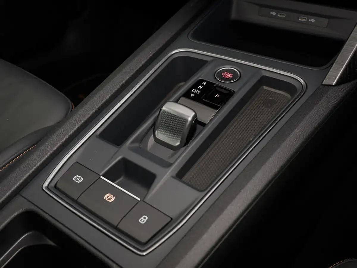 2022-cupra-formentor-14-e-hybrid-v2-big-13