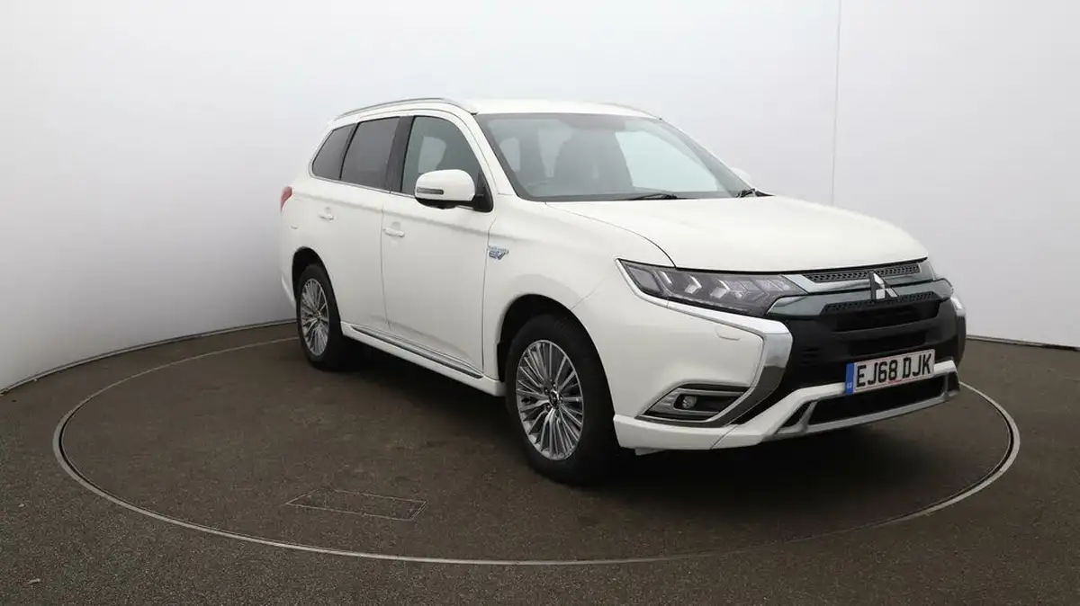 2018-mitsubishi-outlander-24-4h-phev-big-36