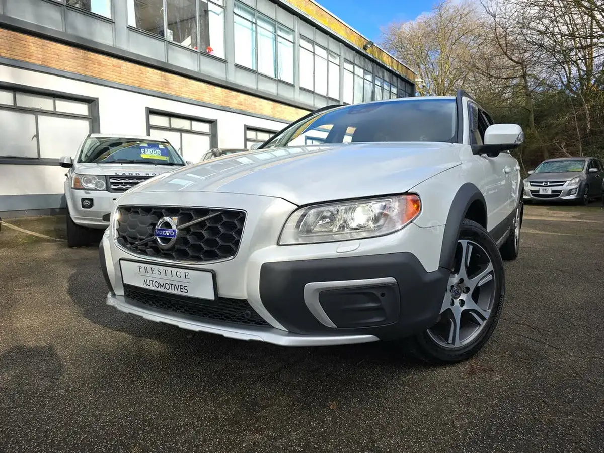 2014-volvo-xc70-30-t6-se-lux-304bhp-awd-big-49