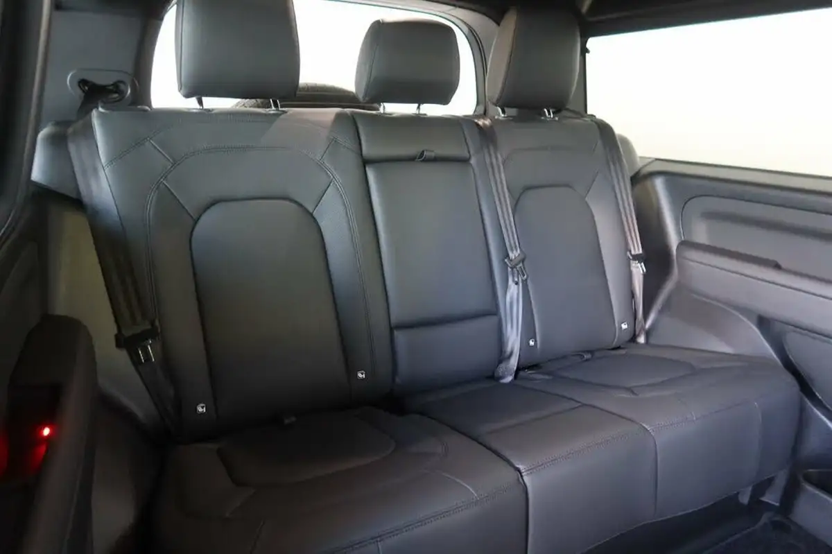 2024-land-rover-90-defender-30-d350-x-dynamic-hse-big-13