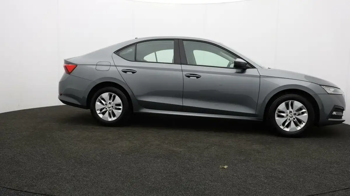 2023-skoda-octavia-10-tsi-se-110ps-hatchback-big-18