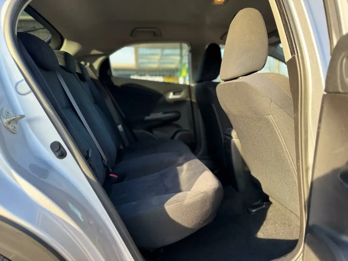 2014-honda-civic-16td-s-hatchback-big-32