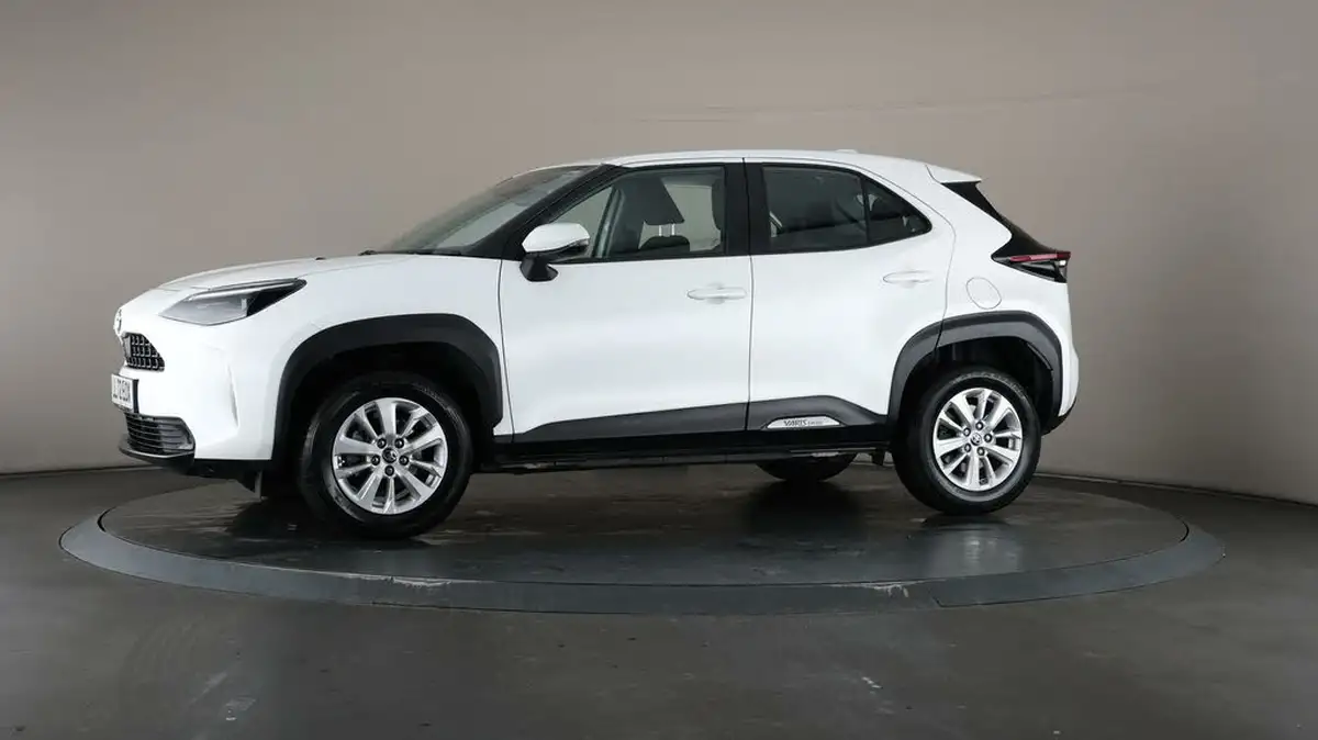 2023-toyota-yaris-cross-15-vvt-i-icon-big-29